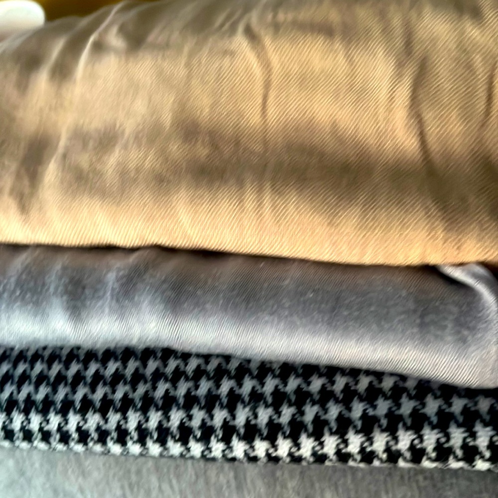 3 scarfs for 25